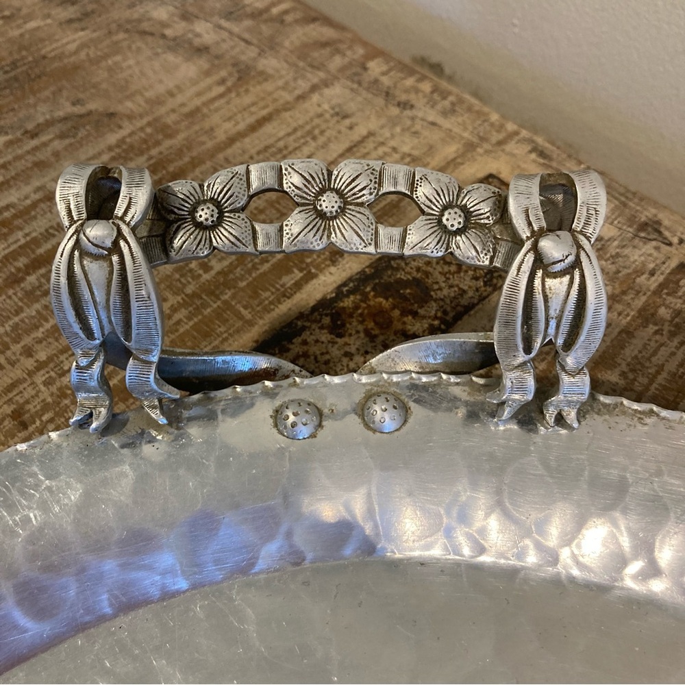 Vintage Rodney Kent Hammered Aluminum Round 14" Serving Tray # 409 - Picture 5 of 15